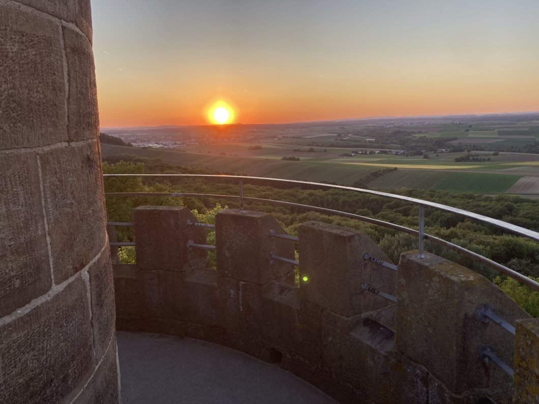 SUNDOWNER am Heuchelberg – Afterwork Weinspaziergang