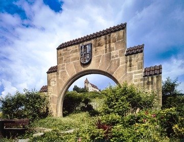 Mit Fahrtwind durchs Gäu – mit dem Elektro-Tuk durch die Weinberge